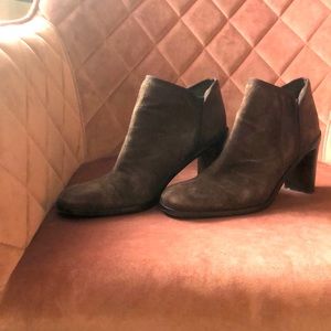 Bandolino Suede Booties Brown Chunky Heel Size 6M